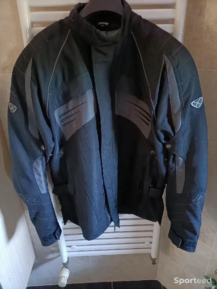 Blouson moto Ixon d'occasion Ajouté le : 13/11/2022