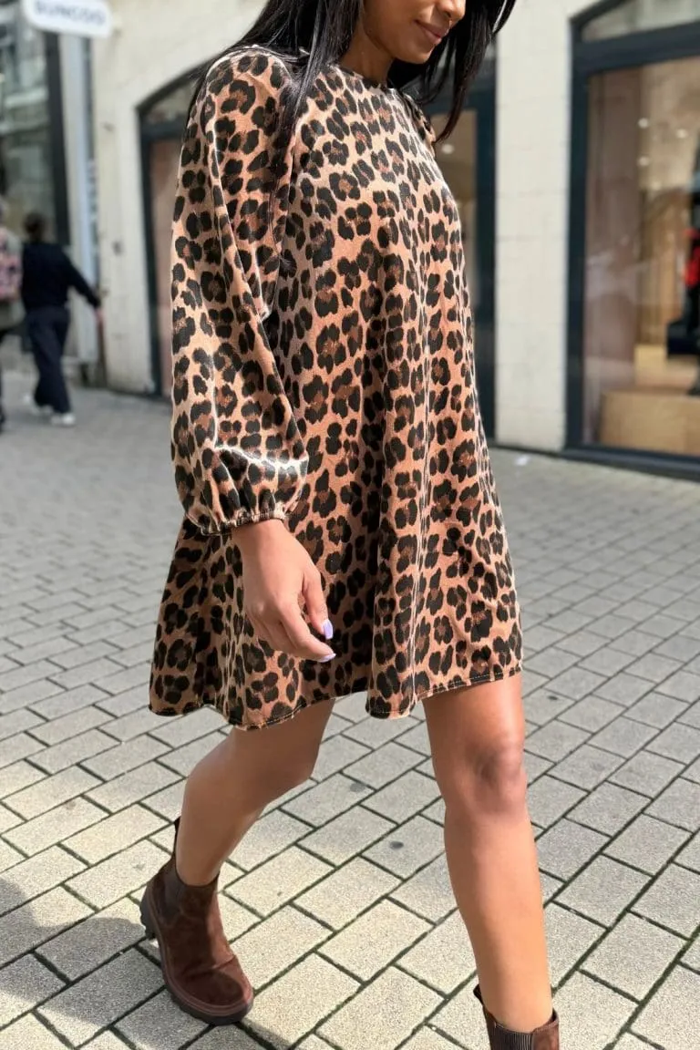 outremesure /--robe victoire h25