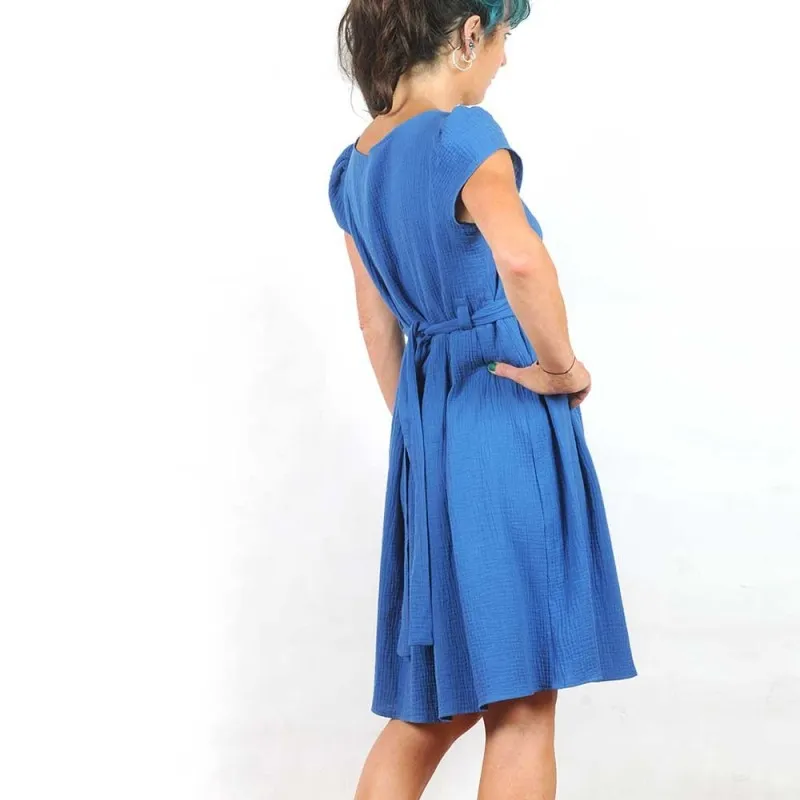 Robe manches courtes ceinturée, double gaze de coton bleu roi