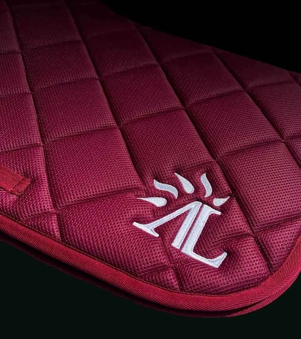 Tapis de Selle Mesh Light Bordeaux & Blanc
